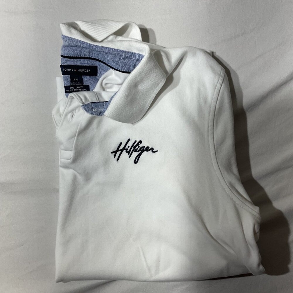 Tommy Hilfiger White Polo Shirt With Embroidered Logo & Contrasting Collar L/G C